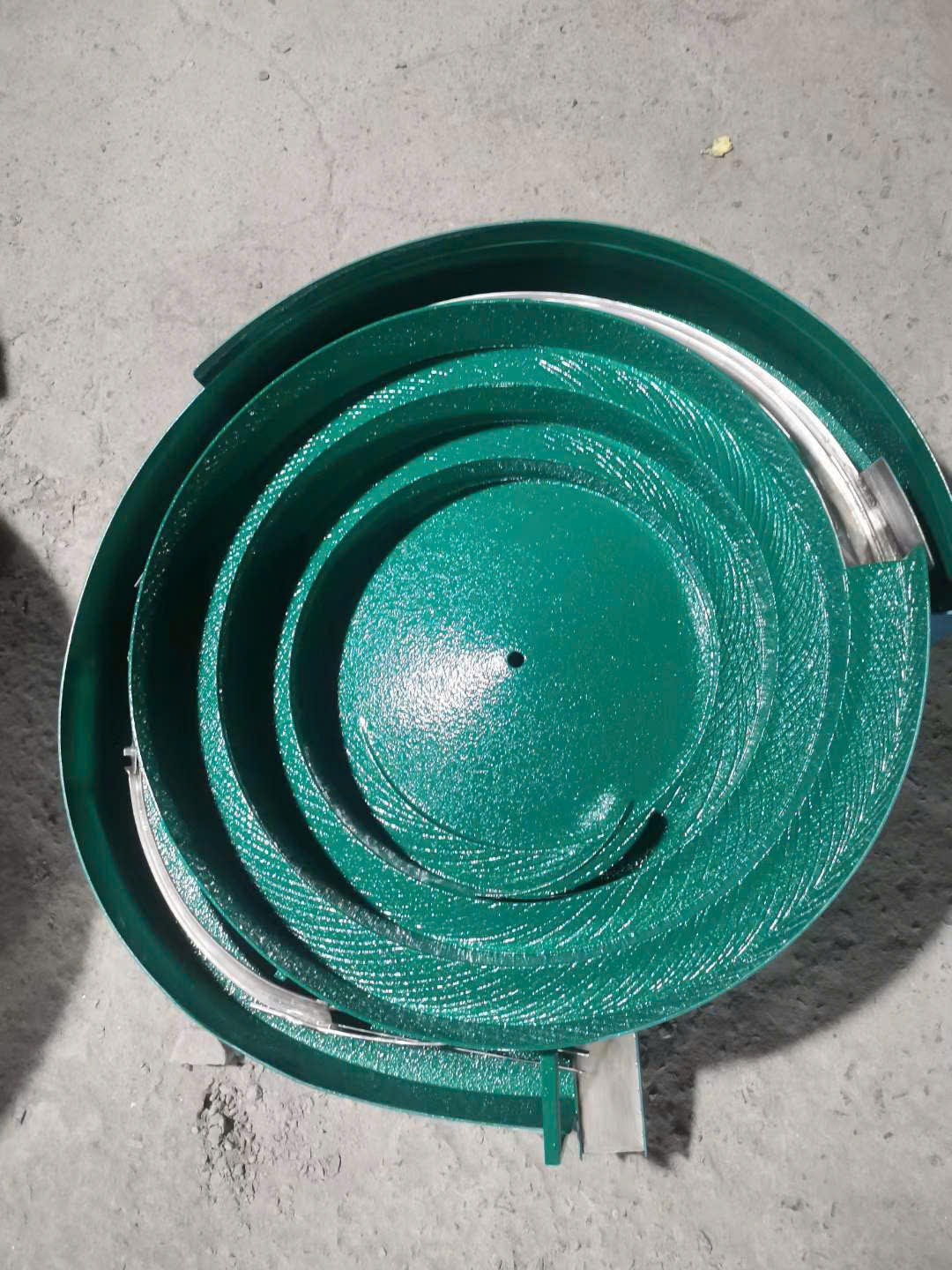 Tìm hiểu công nghệ phủ PU (Polyurethane) cho phễu rung